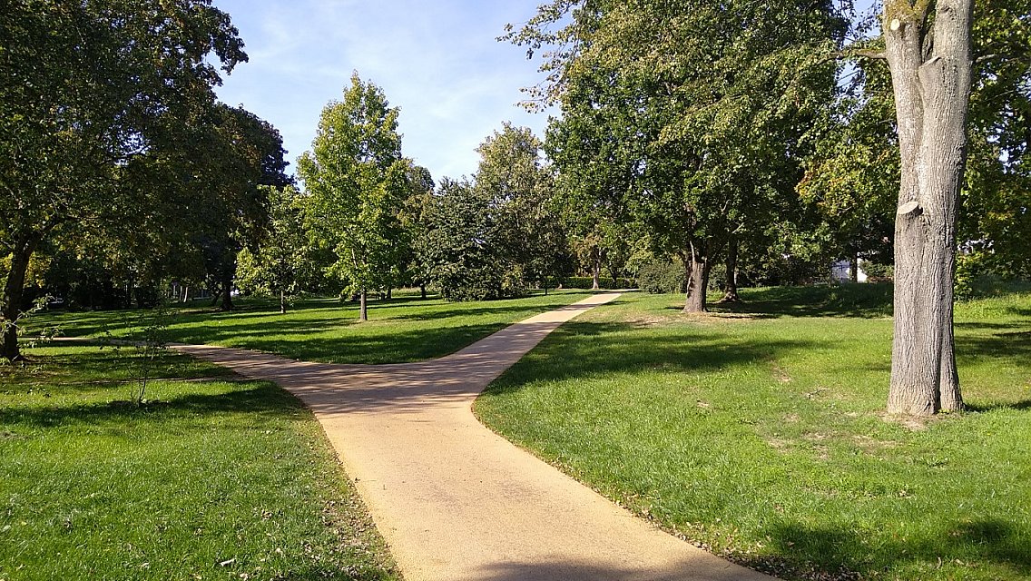 Neue Wegegestaltung im Park an der Bleiche in Friedrichsdorf