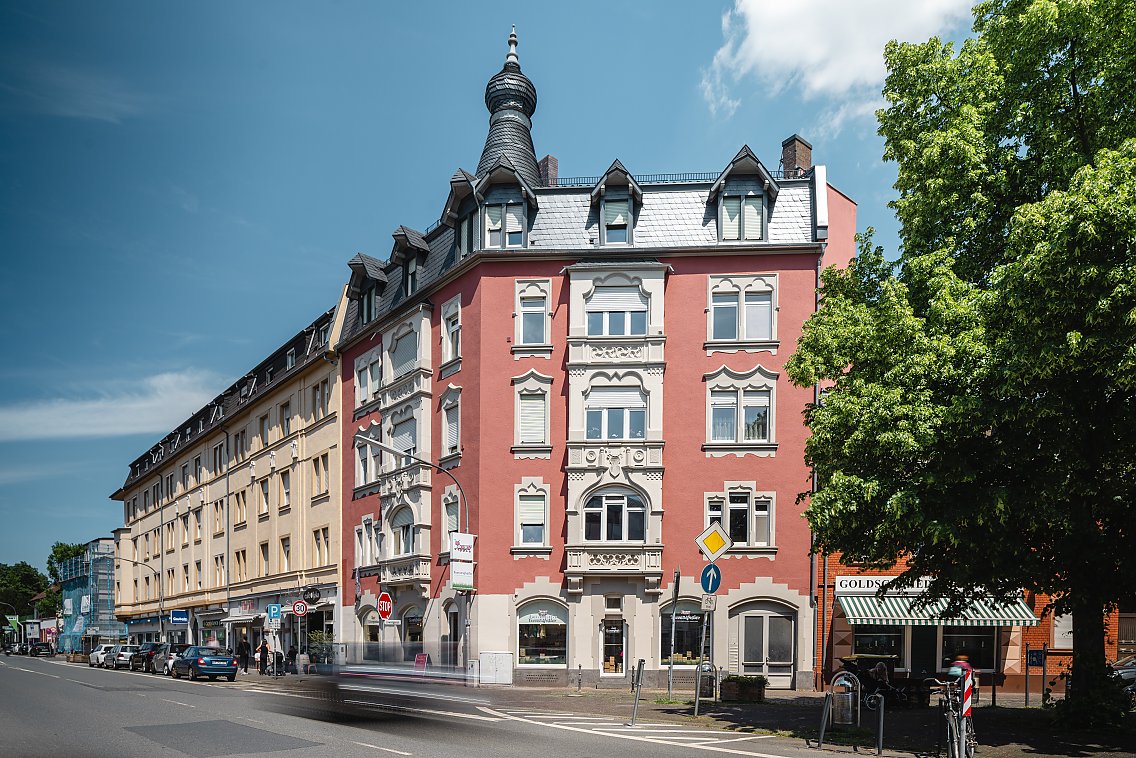 Straßenansicht mit Gebäuden Frankfurter Straße Ecke Löwengasse in Neu-Isenburg