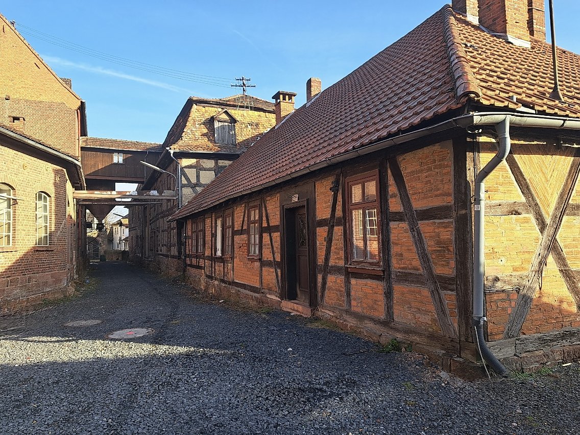 Schlitz: Ungenutzte Gebäude im Areal